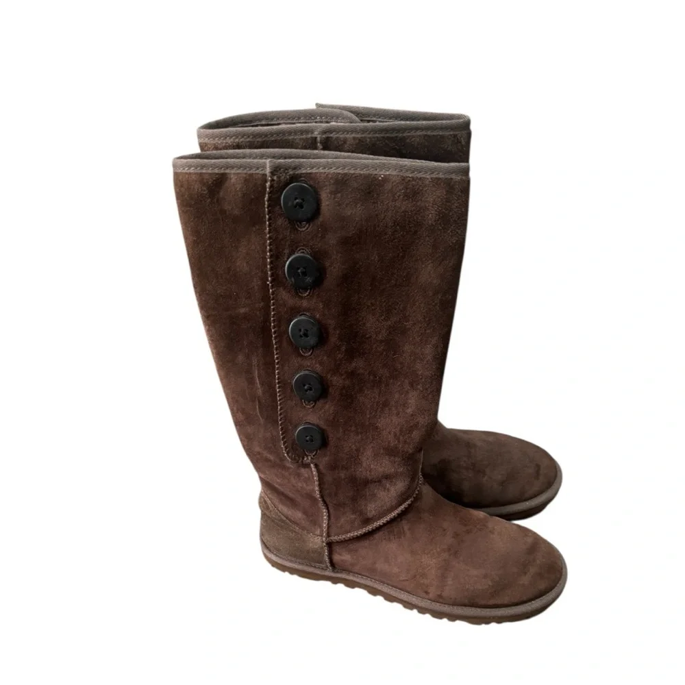 UGG Woman's Lo Pro Button Fold Over Brown Boots size 6
